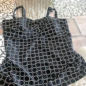 Black and White Catalina Tankini Top with Adjustable   Straps in Size 2X.
